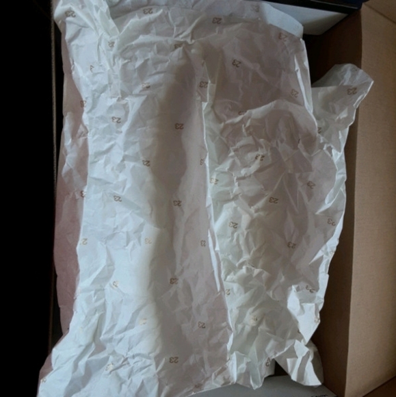 Air Jordan 11 CMFT Low. size 9, 155 OBO. - Picture 2 of 5